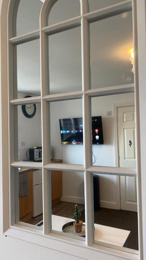 Bv Cosy Studio Eleven At Deighton Huddersfield Apartamento Exterior foto